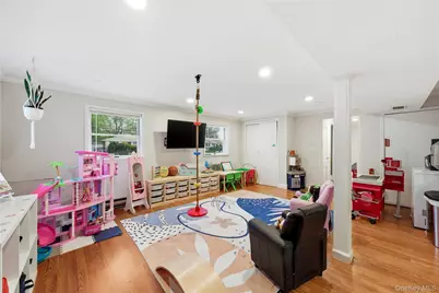 229 New York Avenue, Bay Shore, NY 11706 - Photo 25