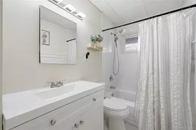 229 New York Avenue, Bay Shore, NY 11706 - Photo 23