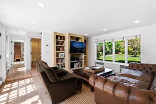 2 Aspen Pl, Great Neck, NY 11021 - Photo 15