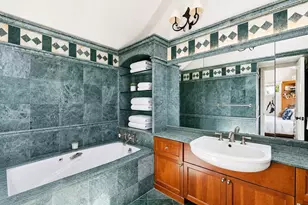 2 Aspen Pl, Great Neck, NY 11021 - Photo 33
