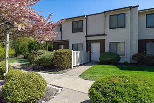 1001 Skyline Dr, Coram, NY 11727 - Photo 3