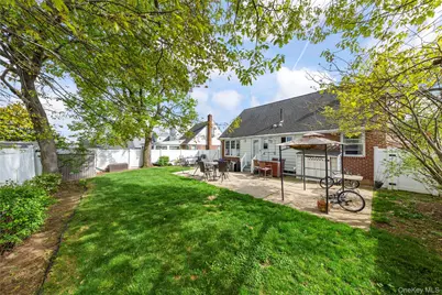 19 Sloan Drive S, Valley Stream, NY 11580 - Photo 21