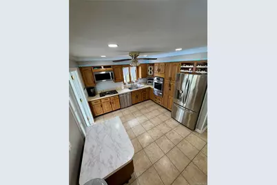 27 Colonial Road, Copiague, NY 11726 - Photo 5