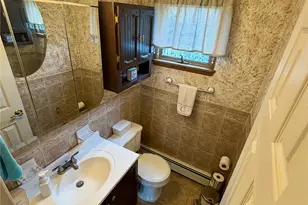 27 Colonial Rd, Copiague, NY 11726 - Photo 7