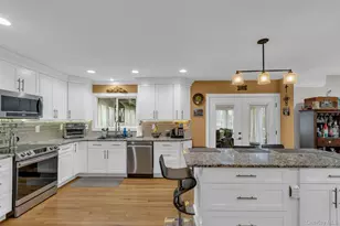 278 (Aka 272) Alta Vista Dr, Yonkers, NY 10710 - Photo 9