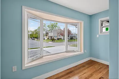 1524 Bowe Road, Valley Stream, NY 11580 - Photo 5