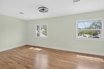 1524 Bowe Road, Valley Stream, NY 11580 - Photo 11
