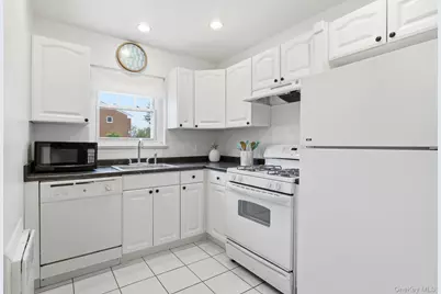 1879 Crompond Road #C10, Peekskill, NY 10566 - Photo 5