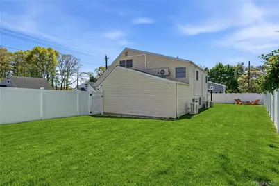 149 Raleigh Lane, West Islip, NY 11795 - Photo 37