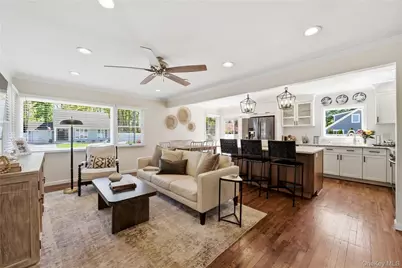 149 Raleigh Lane, West Islip, NY 11795 - Photo 3