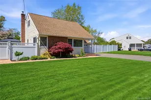 149 Raleigh Ln, West Islip, NY 11795 - Photo 39