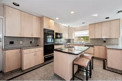 13802 Rockaway Beach Boulevard, Rockaway Park, NY 11694 - Photo 11