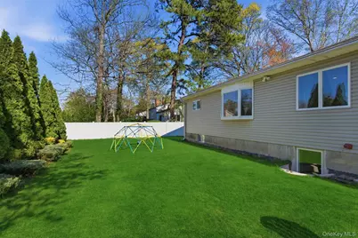 15 7th Avenue, Smithtown, NY 11787 - Photo 29