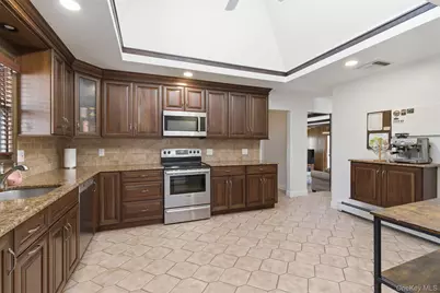 15 7th Avenue, Smithtown, NY 11787 - Photo 9
