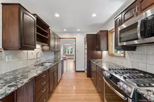 1749 Commonwealth Ave, Merrick, NY 11566 - Photo 11