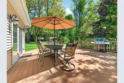 22 E Mayer Drive, Suffern, NY 10901 - Photo 31