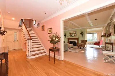 8 Magnolia Drive, Great Neck, NY 11021 - Photo 9