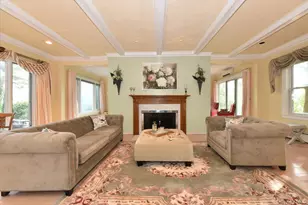 8 Magnolia Dr, Great Neck, NY 11021 - Photo 11