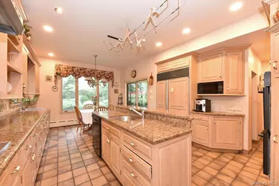8 Magnolia Drive, Great Neck, NY 11021 - Photo 17