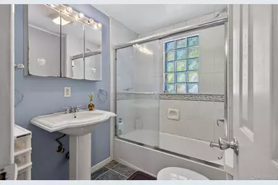 2021 Lincoln Avenue, East Meadow, NY 11554 - Photo 19