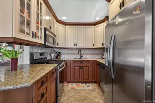 2021 Lincoln Ave, East Meadow, NY 11554 - Photo 9