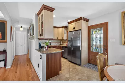 2021 Lincoln Avenue, East Meadow, NY 11554 - Photo 7