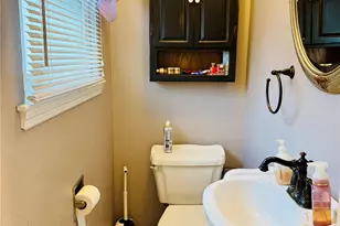 195 Maple St, Medford, NY 11763 - Photo 11