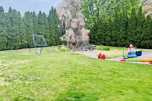 195 Maple St, Medford, NY 11763 - Photo 29