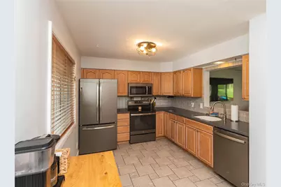 6605 Chelsea Cove Cove N, Hopewell Junction, NY 12533 - Photo 5