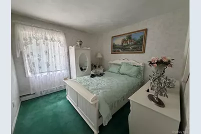 217 Audwin Drive, Islip Terrace, NY 11752 - Photo 7