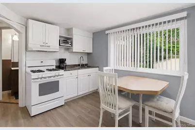 183 Broadway, Brentwood, NY 11717 - Photo 15