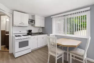 183 Broadway, Brentwood, NY 11717 - Photo 15