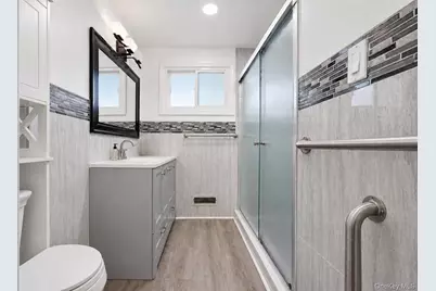 183 Broadway, Brentwood, NY 11717 - Photo 9