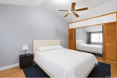 183 Broadway, Brentwood, NY 11717 - Photo 17