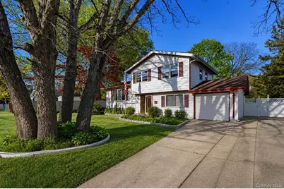 183 Broadway, Brentwood, NY 11717 - Photo 25