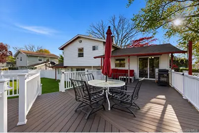 183 Broadway, Brentwood, NY 11717 - Photo 21