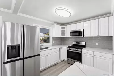 183 Broadway, Brentwood, NY 11717 - Photo 7
