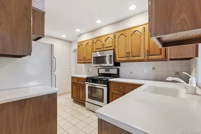 68 Seneca Avenue, White Plains, NY 10603 - Photo 13