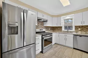 3079 Maqua Pl, Mohegan Lake, NY 10547 - Photo 9