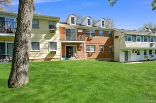 404 Towne House Village, Islandia, NY 11749 - Photo 19
