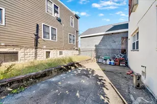 2877 Waterbury Ave, Bronx, NY 10461 - Photo 7
