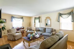 90 Sunset Rd, Bay Shore, NY 11706 - Photo 15