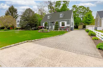 90 Sunset Road, Bay Shore, NY 11706 - Photo 3