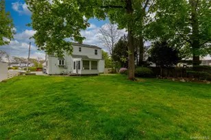 90 Sunset Rd, Bay Shore, NY 11706 - Photo 7