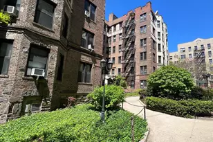 754 Brady Ave, Bronx, NY 10462 - Photo 1