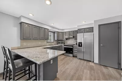 16 Darlene Drive, Poughkeepsie, NY 12601 - Photo 9