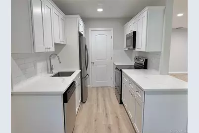 607 Cabot Court, Saint James, NY 11780 - Photo 7