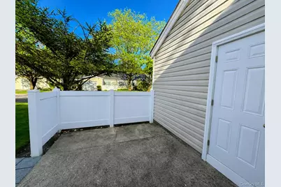 607 Cabot Court, Saint James, NY 11780 - Photo 25
