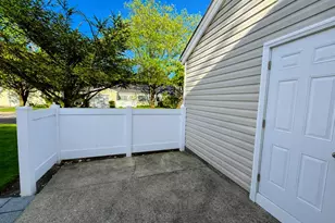 607 Cabot Ct, Saint James, NY 11780 - Photo 25