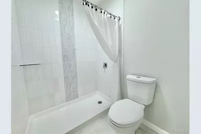 607 Cabot Court, Saint James, NY 11780 - Photo 19